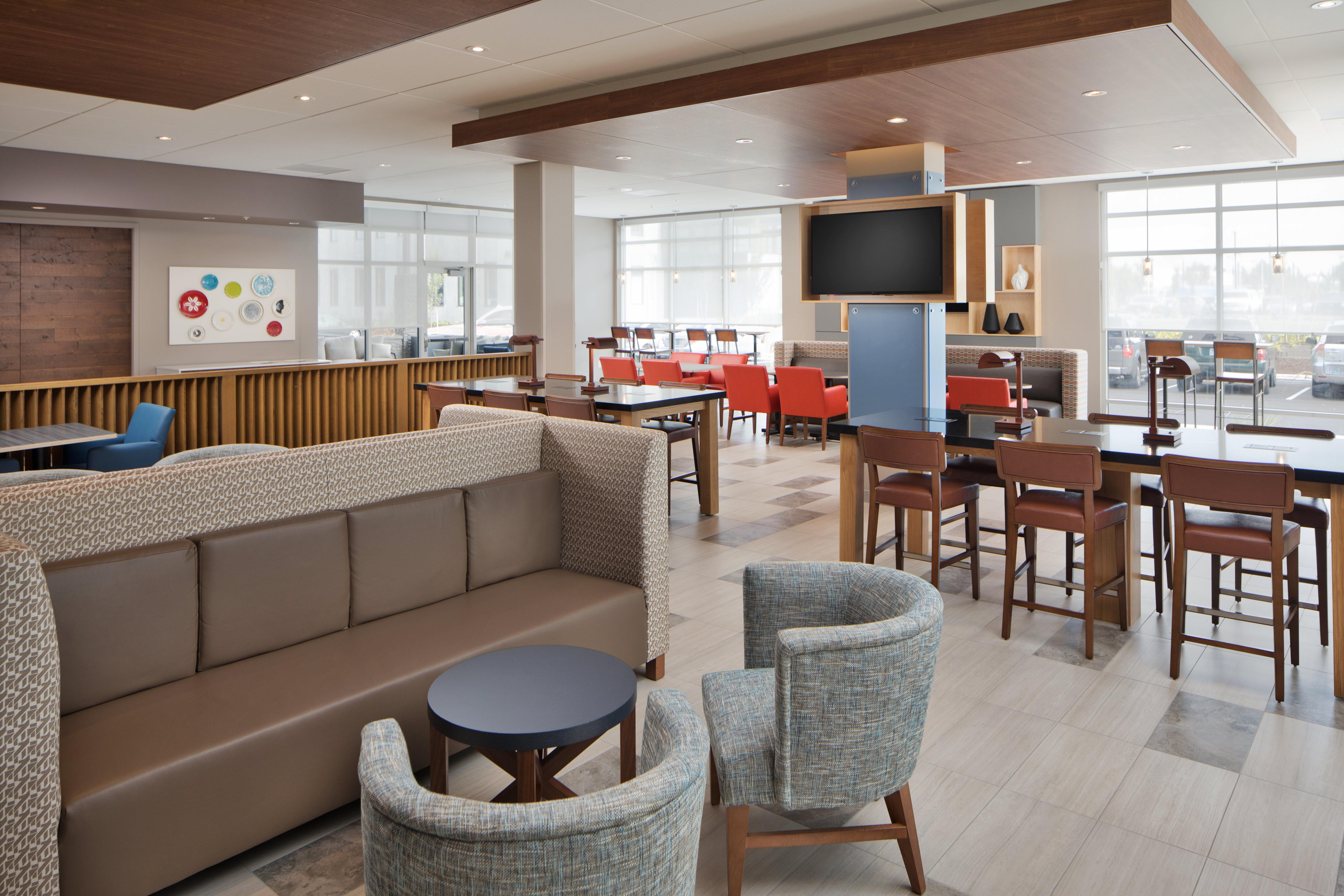 Holiday Inn Express & Suites - Portland Airport - Cascade Stn By Ihg Ngoại thất bức ảnh